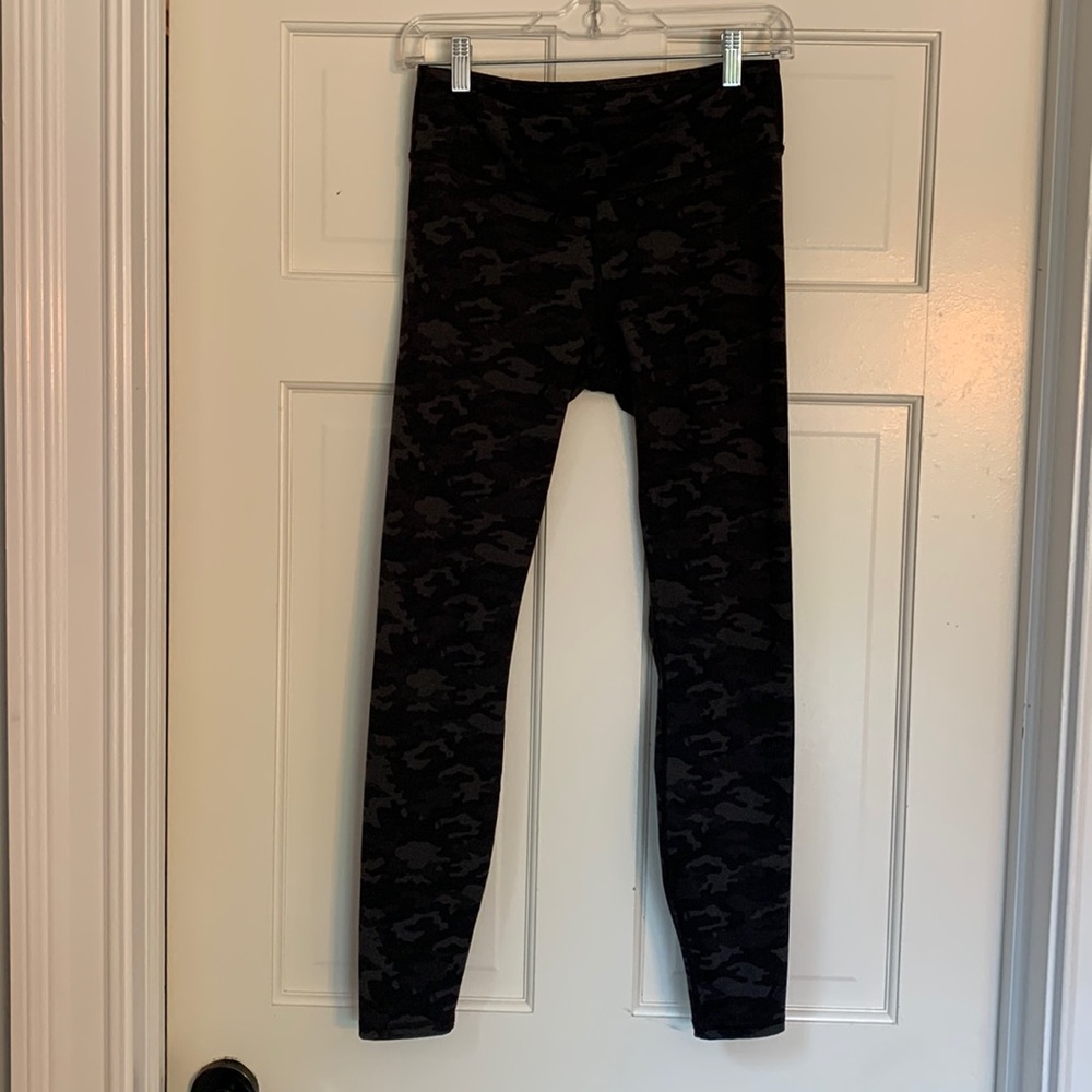 Fabletics Camo leggings
